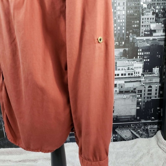 Maroon Button Down Ladies Medium - Picture 5 of 6